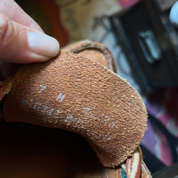 Vintage JCrew Tan ankle Moccasins - size 7- would best fit a 6 comfortably. - Picture 7 of 8